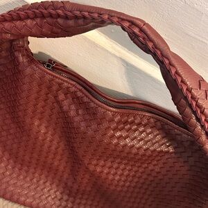 Elegant Wine Woven Women's Bag